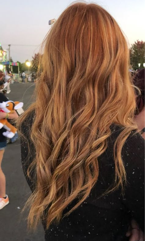 Blonde Highlight On Ginger Hair, Natural Red Hair With Babylights, Long Layered Hair Red Redheads, Light Red Blonde Balayage, Red Hair With Blonde Babylights, Blond Highlights In Red Hair, Boliage Hair Red Head, Copper Ginger Hair With Blonde Highlights, Ginger With Subtle Blonde Highlights