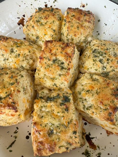 Homemade Cheddar Biscuits - Cook Like Lauren Rosemary Cheddar Biscuits, Rosemary Cheddar Drop Biscuits, Drop Biscuit Recipe, Cheddar Drop Biscuits, Rosemary Biscuits, Drop Biscuits Recipe, Holiday Lunch, Cheddar Biscuits, Drop Biscuits