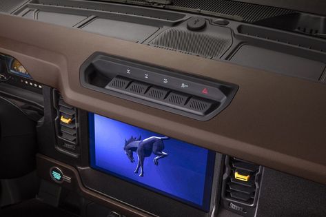 2021 Ford Bronco Interior Details - Bronco Washable Floors New Ford Bronco, Broncos Pictures, Ford Bronco 2, Bronco 2, New Bronco, New Suv, Wrangler Rubicon, Bronco Sports, Jeep Wrangler Rubicon