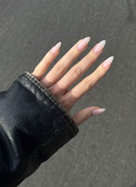 Tiger Jacket, Kylie Jenner Nails, Sweden Fashion, Lady Lake, Finger Hands, Video Reels, Valentines Nails, Hailey Bieber, Kylie Jenner