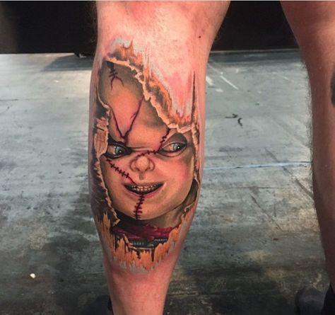 chucky Tato Joker, Horror Tattoo Ideas, Chucky Tattoo, Chucky Halloween, Horror Movie Tattoos, Movie Tattoos, Scary Tattoos, Halloween Tattoo, Tatuaje A Color