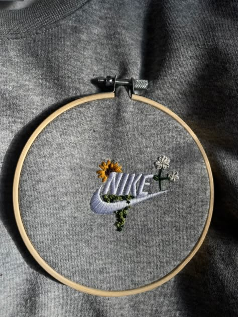 Embroidery Crewneck, Clothes Embroidery Diy, Stitch Hoodie, Nike Bags, Nike Crewneck, Embroidery Hoodie, Embroidery Shoes, Elegant Embroidery, Guys Clothing Styles