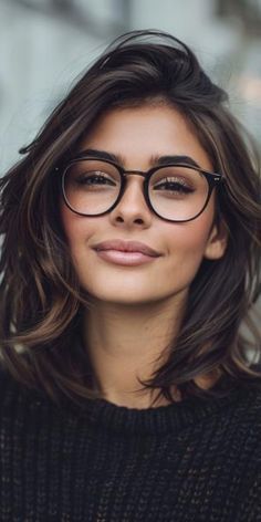 Hairstyles For Glasses, Glasses For Oval Faces, Glasses For Round Faces, Glasses Frames Trendy, Glasses Inspiration, Glasses Trends, Womens Glasses Frames, Hairstyles With Glasses, Glasses Fashion Women