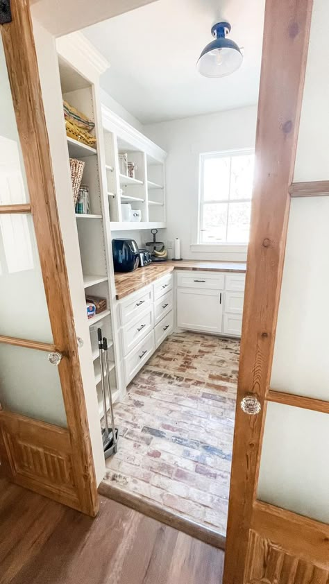 Large Pantry Laundry Room Combo, Laundry Butlers Pantry Combo, Laundry Room Butlers Pantry Combo, Butler Pantry Laundry Room Combo, Kitchen Pantry Layout, Pantry Layout Ideas, Large Butlers Pantry, Butlers Pantry Laundry Room Combo, Walk In Pantry Ideas Layout