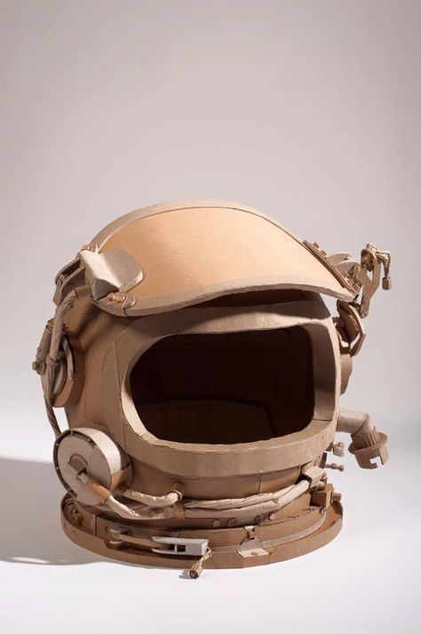 ghost in the machine — Space Cadet: A Carboard Astronaut Helmet designed... Cardboard Mask Ideas, Diy Astronaut Helmet, Cardboard Sculpture Ideas, Card Board Art, Things To Make Out Of Cardboard, Mask Cardboard, Cardboard Helmet, Diy Astronaut, Cardboard Art Projects