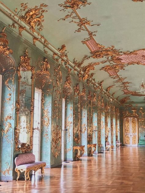 Rococo Castle, Rokoko Aesthetic, Rococo Palace, Rococo Home, Rococo Room, Versailles Aesthetic, Rococo Architecture, Rococo Interior Design, Rococo Aesthetic