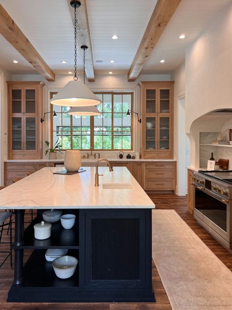 kitchen Southern Living Kitchen, Southern Living Idea House, Southern Interior, A Thoughtful Place, Kitchen Cabinet Trends, Open Family Room, Colonial Farmhouse, Kitchen 2024, Cozy Breakfast Nook