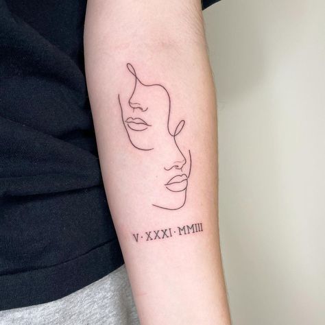 Reflection Tattoo, Gemini Tattoos, Small Tattoos Ideas, Gemini Zodiac Tattoos, Gemini Tattoo Designs, Cute Simple Tattoos, Tattoo Salon, Single Line Tattoo, Gemini Tattoo