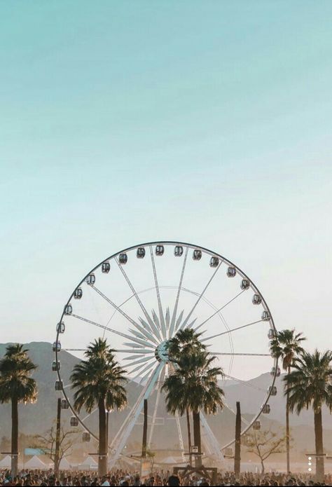 Coachella Ferris Wheel, Coachella Aesthetic, Outfit Coachella, Palm Springs California, Coachella Outfit, Amazing Photo, Manifestation Board, Travel Wanderlust, Night Party