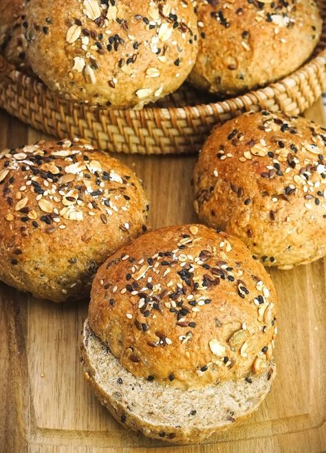 Multigrain Rolls, Easy Homemade Rolls, Seeded Bread, Small Oven, Seed Bread, Baked Rolls, Savory Bread, Food Thermometer, Porridge Oats