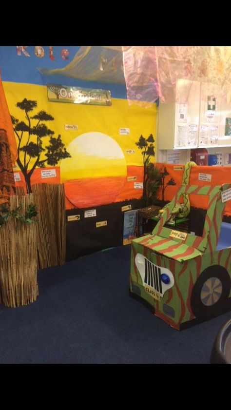 Safari Role Play, Zoo Role Play Area, Jungle Role Play, Jungle Role Play Area Eyfs, Jungle Dramatic Play Preschool, Safari Dramatic Play Preschool, Safari Dramatic Play, Africa Eyfs Activities, Africa Eyfs