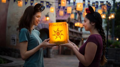 Disney World Poses, Disney Picture Ideas, Disney Vacation Planner, Disney Photo Ideas, Memory Maker, Disneyland Pictures, Cute Disney Pictures, Going To Disney, Disney World Parks