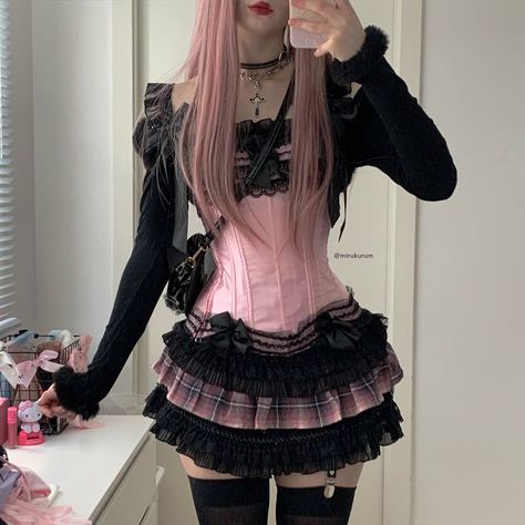 #softgoth #cute #kawaii #jfashion #alt #black #outfit #sweetcore #punk #aesthetic #anime #nana #pink Black Kawaii Outfits, Pink Punk Outfits, Soft Goth Outfits, Anime Nana, Pastel Goth Outfits, Pink Goth, Egirl Outfits, Punk Aesthetic, Alt Outfits