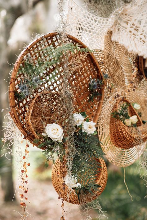 wicker basket backdrop I designed Haitian Party, Basket Backdrop, Kindred Oaks, Pastel Bohemian, Boho Wedding Centerpieces, Boho Wedding Ceremony, Basket Centerpieces, Wedding Alters, Wedding Background Decoration