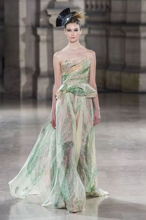 Dragonfly Fashion, Tony Ward Couture, Ralph Russo, Emerald Green Dresses, Tony Ward, Spring Couture, African Traditional Dresses, Pink Gowns, Elegant Bride