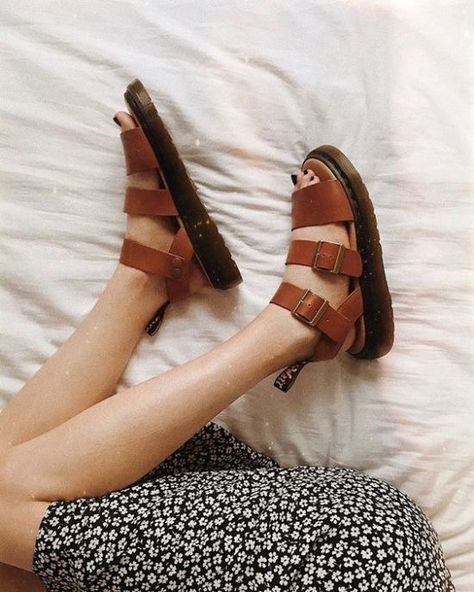 Dr Martens Gryphon Sandals, Dr Martens Gryphon, Dr Martens Sandals, Shoes Aesthetic, Sandals Outfit, Mode Casual, Moda Vintage, Doc Martens, Casual Shoes Women