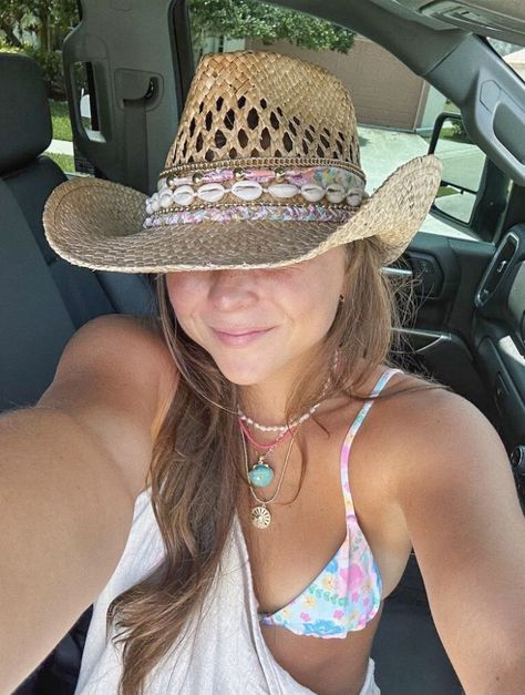 Anastowell Profile, Solo Beach Pics Aesthetic, Costal Cowboy, Summer Country Concert Outfit, Cowboy Hat Bands, Beachy Aesthetic, Hat Aesthetic, Country Summer, Preppy Girls