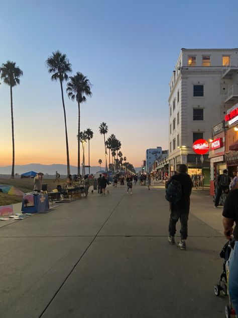 Travel Aesthetic Los Angeles, Oxnard California Aesthetic, Venice Los Angeles Aesthetic, California Venice Beach, L.a California, Venice California Aesthetic, California City Aesthetic, California Lifestyle Aesthetic, California Dreaming Aesthetic