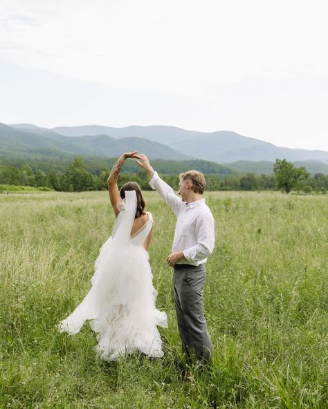 A peaceful day filled with lots of laughter and scenic views! Cheers to the Grants!🥂 . . . #greatsmokymountains #greatsmokymountainsnationalpark #smokymountainwedding #smokymountainweddings #2024bride #2025bride #wedding #weddings #weddingphotography #weddingphotographer #weddingday Cades Cove Wedding Photos, Cades Cove Wedding, Cades Cove Tennessee, Peaceful Day, Smoky Mountain Wedding, National Park Elopement, Cades Cove, Park Elopement, Tennessee Wedding