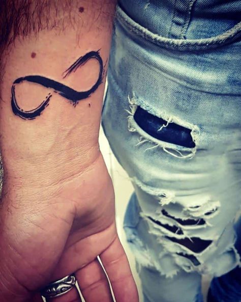 Calligraphy Style Black Ink Infinity Tattoo Infinity Tattoo Men, Infinity Tattoo For Men, Infinity Sign Tattoo, Tattoo Guys, Best Tattoo Ideas For Men, Pyramid Tattoo, Body Images, Infinity Symbol Tattoo, Coordinates Tattoo