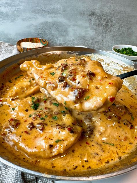 Marry Me Chicken New York Times, Marry Me Chicken With Mushrooms, Marry Me Shrimp Recipe, Merry Me Chicken Recipe, Rose Chicken, Marry Me Pasta, Cajun Chicken Pasta Recipes, Marry Me Chicken Recipe, Chef Kiss