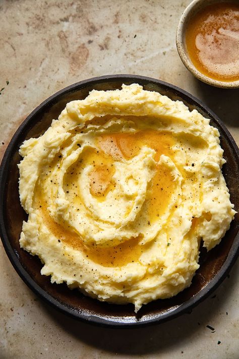 Brown Butter Mashed Potatoes Brown Butter Mashed Potatoes, Tater Salad, Mystery Box Ideas, Apple Cider Sangria Recipe, Sides Potatoes, Winter Bbq, Butter Mashed Potatoes, Thanksgiving Spread, Mashed Potato Casserole