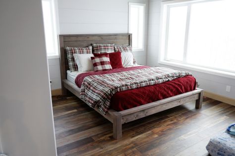 Diy Daybeds, Cozy Bedroom Furniture, Modern Farmhouse Bedding, Farmhouse Bed Frame, Farmhouse Bedroom Furniture, Bedroom Design Diy, Diy Projects For Bedroom, Stuff To Build, Wood Bedroom Furniture