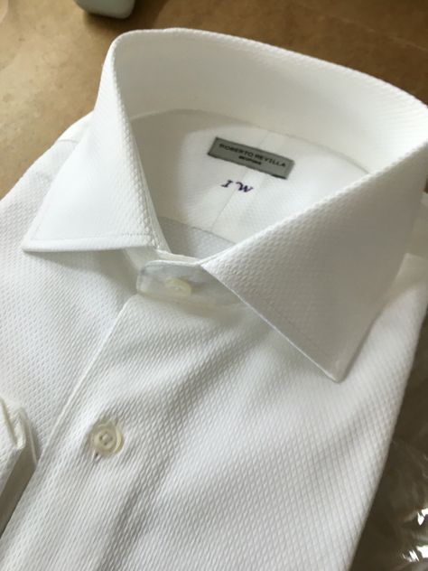 White diamond weave Italian Cotton Dress shirt bespoke by www.robertorevillalondon.com Gents Shirts, Bespoke Shirts, Clothing Store Interior, Diamond Weave, Mens Casual Dress Outfits, Men Formal, Shirt Maker, Anime Dress, Mens Casual Dress