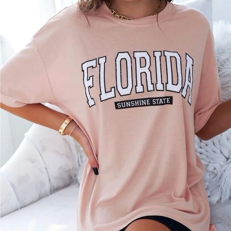 Florida Sunshine State Pink Tee. Never Worn (Was Too Big). This Tee Is Oversized And Fits Like An Xl But Will Fit M/L For An Oversized Look! Cute Oversized Shirts, Cute Summer Shirts, Preppy Shirt, Baggy T-shirt, Drop Shoulder Tee, Oversized Graphic Tee, Cute Preppy Outfits, Shirts For Teens, Back To School Outfits