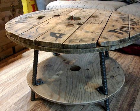 Shelf Small Space, Spool Coffee Table, Wood Spool Tables, Wooden Spool Tables, Wooden Spool Projects, Distressed Coffee Table, Coffee Table Industrial, Spool Table, Coffee Table Small Space