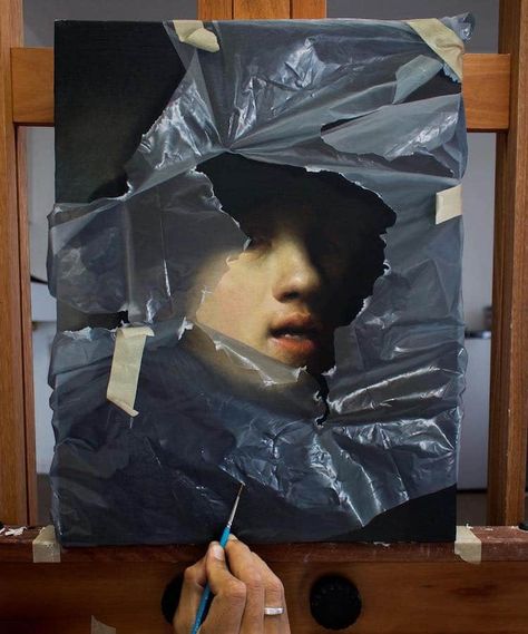 Amazing Illusion Paintings Look Like They're Wrapped in Plastic Film Illusion Paintings, Hyper Realistic Paintings, Gcse Art, Realistic Paintings, Glitch Art, A Level Art, Hyperrealism, Ap Art, Anatomy Art