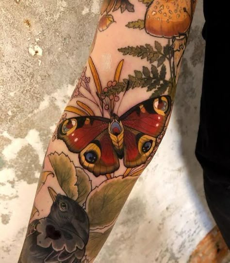 Tattoo Henna, Moth Tattoo, Inked Tattoo, Butterfly Tattoos, Tatuaje A Color, Botanical Tattoo, Nature Tattoos, Skin Art, Piercing Tattoo