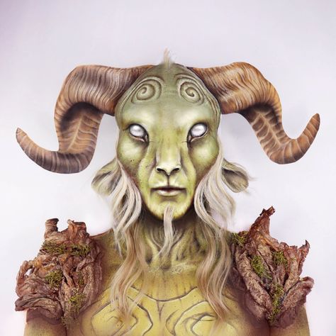 Goat Makeup, Creepy Halloween Makeup, Artist Makeup, Halloween Makeup Inspiration, Giant Monsters, Sfx Makeup, Halloween Makeup Looks, Club Kids, Face Design