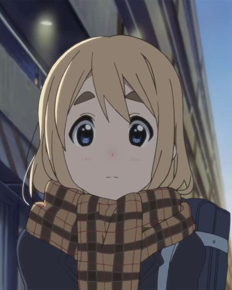 Tsumugi Kotobuki (琴吹 紬) is one of the five main characters in K-ON! She is a wealthy, cheery, cute girl with a gentle personality who plays the keyboard and is the main musical composer in the band Ho-kago Tea Time. Mugi K On Icon, K On Pfp, Mugi K On, Keyboard Aesthetic, K-on Icons, Instagram Account Ideas, K On, Kyoto Animation, Anime Monochrome