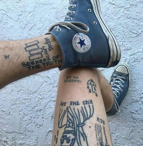 People With Tattoos, Handpoke Tattoo, Geniale Tattoos, Poke Tattoo, Aesthetic Tattoo, Lost Soul, Body Modifications, Skin Art, Piercing Tattoo