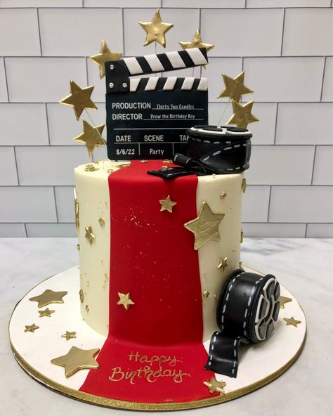 Hollywood Birthday Cake Ideas, Oscar Themed Birthday Party, Hollywood Themed Birthday Cake, Hollywood Sweet 16 Cake, Birthday Cake Movie Theme, Hollywood Theme Party Cake, Old Hollywood Cake Ideas, Bollywood Cake Ideas, Theatre Birthday Cake