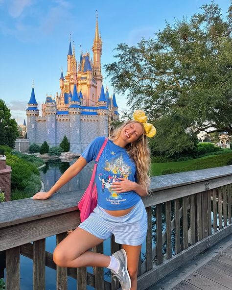 Greta Wilson (@itsgretawilson) • Instagram photos and videos Greta Wilson, Cute Everyday Outfits, Disney Outfits, Everyday Outfits, Florida, Jesus, Photo And Video, Instagram Photos, Instagram Photo