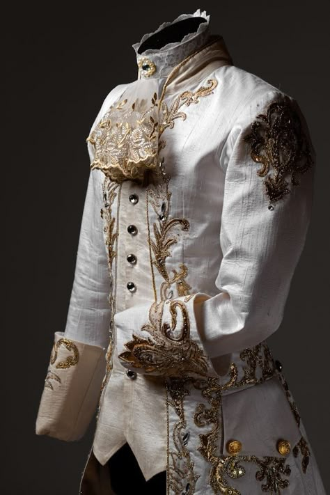 Masculine Royal Outfit, Royal Core Outfits Male, Royal Mens Clothes, Fantasy Wedding Clothes Male, Princecore Fashion, Royal Aesthetic Outfit Men, White And Gold Prince Outfit, White Royal Outfit Male, Medieval Royal Outfits Male