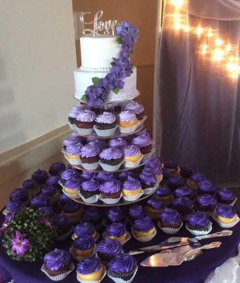 Wedding Cake Ideas Purple, Purple And Green Wedding Cake, Purple And Blue Wedding, Purple Black Wedding, Royal Blue Wedding Theme, Blue Purple Wedding, Navy Gold Wedding, Cupcake Tower Wedding, Dark Blue Wedding