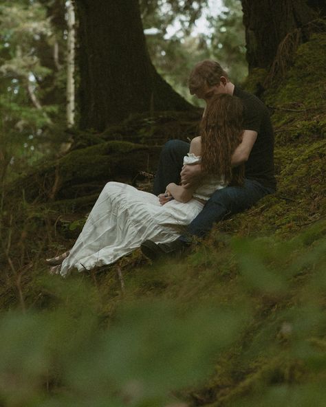 Jaymie + Donny This session reminded me so much of the Tinker Bell movies, like they were somewhere lost on an island and ran into the fairies. Absolutely loved capturing their love story 🫶🏼📸 #couplesengagement #engagementshoots #forestengagementphotos #forestcouplesphotos #cannonbeachoregon #couplesphotographerpnw #pnwphotographer #cannonbeachphotographer Swamp Engagement Photos, Couple In Forest Photography, Forest Couple Photoshoot Moody, Oregon Coast Couple Photos, Oregon Couples Photography, Forest Engagement Photos, Cascade Falls, Cannon Beach Oregon, Waves Wallpaper