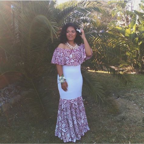 Another formal delight 👗 . The Naomi Dress — wearing JO’LI for her formal! Congratulations & wish you all the best! Thank you Trudy for recommending your little sister! . #jolielei #joli #jolieleidesigns #maroon #thenaomidress #islandwear #chiffon #tatau #flowers #islandprint #pacificfashion #pacificprints Puletaha Styles, Islander Dresses, Samoan Clothing, Samoan Dress, Samoan Designs, Ankara Styles For Ladies, Island Style Clothing, Polynesian Dress, Poly Dress