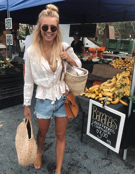 Elyse Knowles, Jack Of All Trades, Organic Produce, Swimsuit Models, Boho Casual, Harper's Bazaar, Fashion Shoot, Louis Vuitton Bag Neverfull, Reality Tv