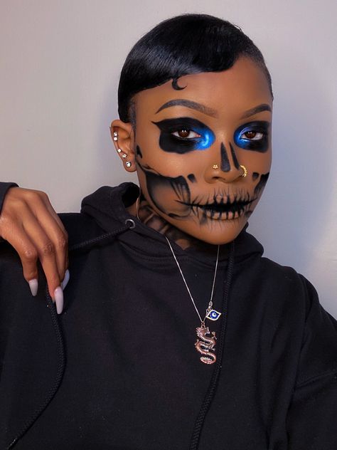 Halloween Makeup Ideas Black Women, Skull Makeup Black Women, Skeleton Makeup Black Woman, Skeleton Makeup Pretty, Glam Skeleton Makeup, Pretty Skeleton Makeup, Skeleton Face Makeup, Crazy Halloween Makeup, Skull Face Makeup