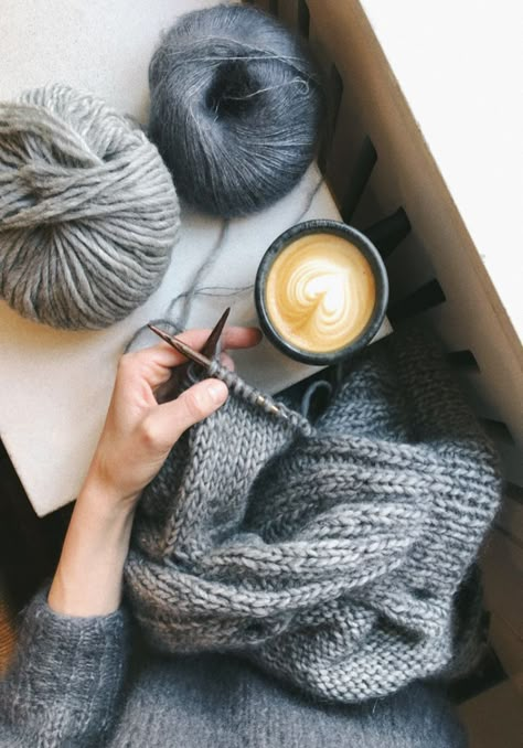 Monday Coffee, Double Pointed Needles, Knit Picks, Yarn Ball, Foto Ideas Instagram, Stockinette Stitch, Garter Stitch, Autumn Aesthetic, Knit Fashion