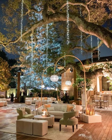 Colin Cowie Lifestyle (@colincowielifestyle) • Instagram photos and videos Modern Gazebo, Colin Cowie Wedding, Colin Cowie, Courtyard Landscaping, Wedding Lounge, Lounge Party, Indian Home Design, Wedding Planning Decor, Wedding Set Up