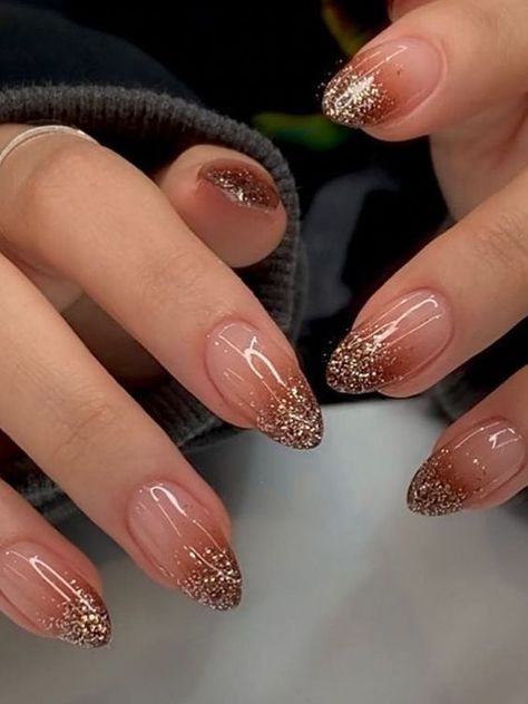 Nails For A Brown Dress, Gel Nails For Engagement, Brown Nail Art Designs Glitter, Dip And Tip Nails Almond, Nails For Brown Outfit, Brown With Glitter Nails, Brown Engagement Nails, Champagne Glitter Ombre Nails, Nail Art Simple Elegant Natural Brown