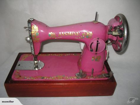 My vintage sewing room.  ANTIQUE OLD JANOME PINK JASMIN SEWING MACHINE | Trade Me Old Sewing Machine, Vintage Sewing Notions, Old Sewing Machines, Bijoux Fil Aluminium, Antique Sewing Machines, Purple Vintage, Vintage Sewing Machine, Purple Hands, Vintage Sewing Machines