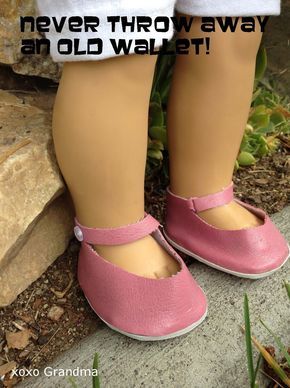 Doll Shoes Tutorial, Baby Shoes Diy Pattern, Shoes Tutorial, Baby Doll Shoes, Shoe Patterns, Doll Purse, American Girl Doll Shoes, Doll Shoe Patterns, American Girl Doll Diy