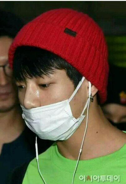 Jungkook Acne, Acne Appreciation, Jungkook No Makeup, Jungkook Without Makeup, Bts Without Makeup, Jungkook Oppa, Red Beanie, Jungkook Fanart, Asian Babies