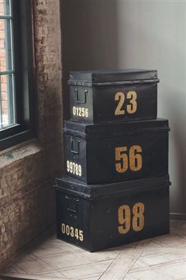 stacking trunks Army Bedroom, Decorative Trunks, Paris Market, Metal Trunks, Dorm Room Storage, Army Room, Teen Boy Room, Vintage Luggage, Design Hotel